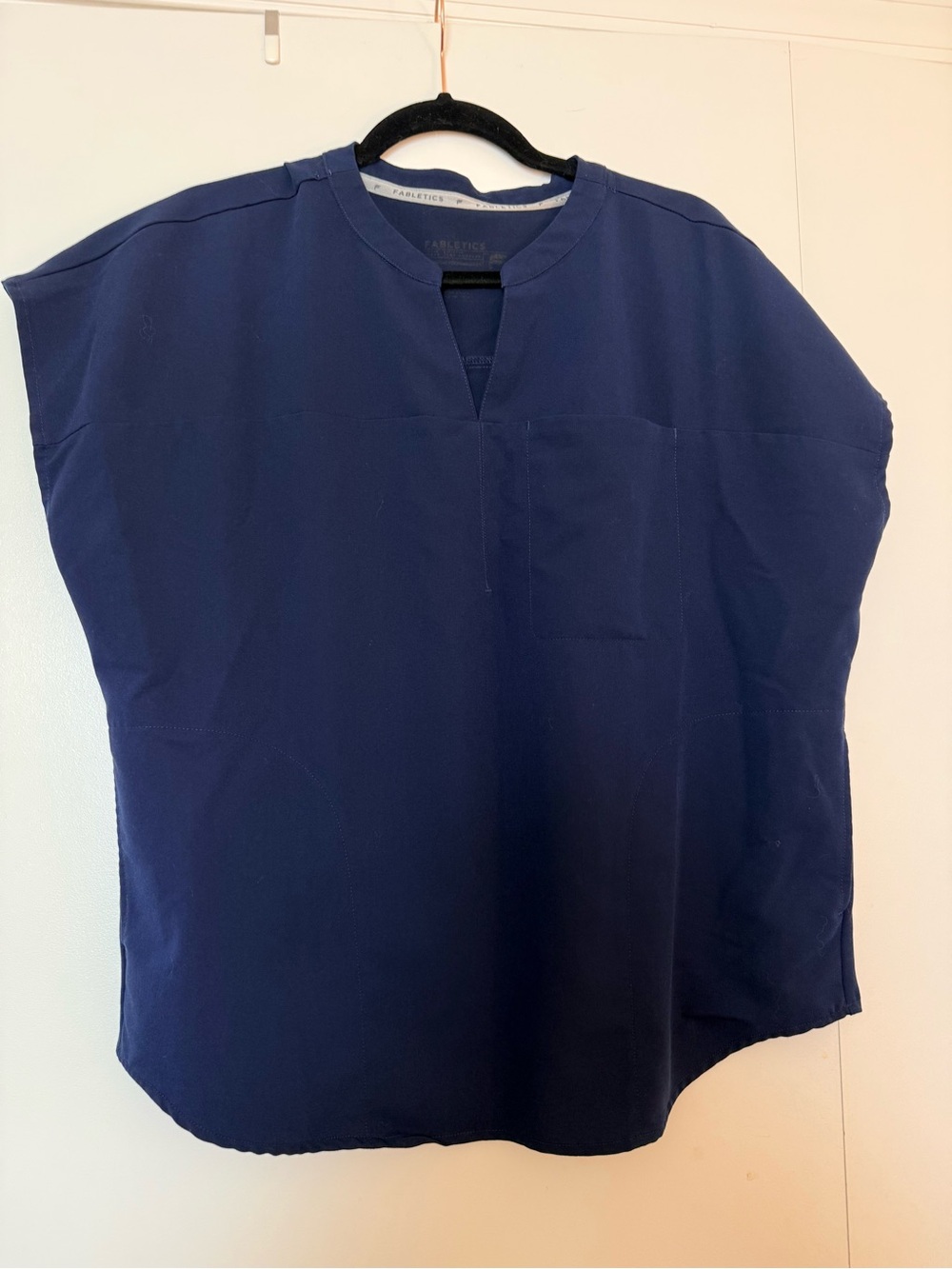 Fabletics Evolve Scrub Top women's size large navy blue